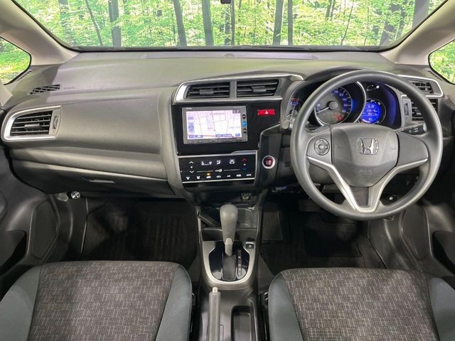 フィット1.3 13G Fパッケージ ファインエディション