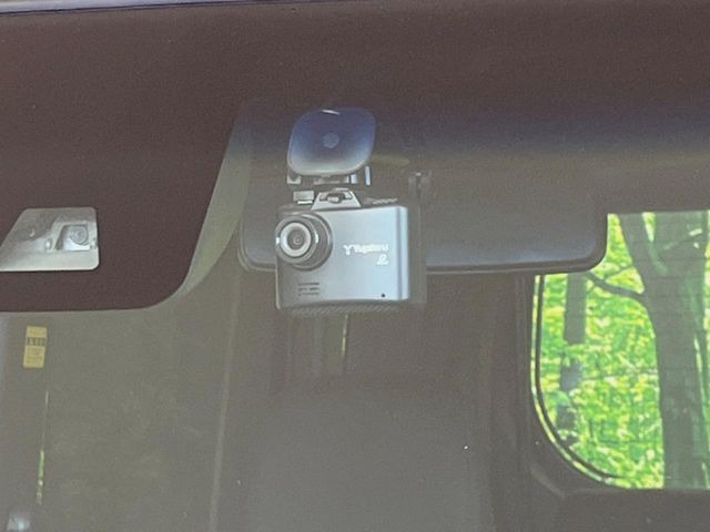 【ドライブレコーダー】ドライブレコーダー装備!走行中はもちろん、あおり運転や事故に遭遇した際、映像で記録し、万一のリスクに備えます。※記録用SDカードはお客様ご自身でご準備いただく必要があります。