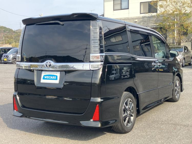 ヴォクシー2.0 ZS 煌