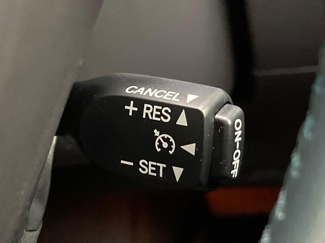 �y�N���[�Y�R���g���[���z�������H�����N���N���s�B�A�N�Z���𗣂��Ă���葬�x�ő��s���ł��A�������^�]���̕��S���y��!�����E�������ȒP�ȃX�C�b�`����Œ����ł��܂��B