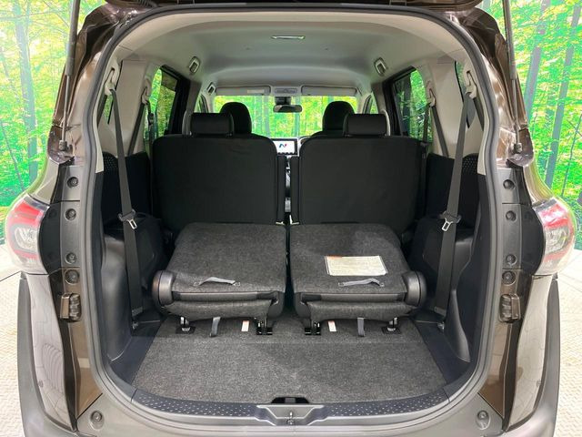 ���i�̂���������ʋ΁A���}���ɏ\���ȉ׎��X�y�[�X���m�ۂ��Ă���܂��B�Z�J���h�V�[�g��|���ƁA�傫�ȉו��̐ύڂ��\�ł���