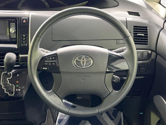 �y�����v�����X�e�A�����O�z�㎿�Ȋv���g�p���邱�ƂŁA��ɂ����������݂ƂĂ��^�]���₷���n���h���ł���