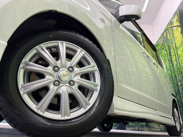 �y14�C���`�A���~�z�C�[���z�O�ςɃ}�b�`�����A���~�z�C�[���𑕒����Ă���܂��B�e��A���~�z�C�[����A�X�^�b�h���X�^�C�����戵�����Ă���܂��B���񂲑��k����������