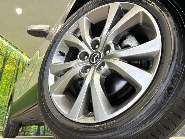 �y����18�C���`�A���~�z�C�[���z�O�ςɃ}�b�`���������A���~�z�C�[���𑕒����Ă���܂��B�e��ЊO�A���~�z�C�[����A�X�^�b�h���X�^�C�����戵�����Ă���܂��B���񂲑��k����������