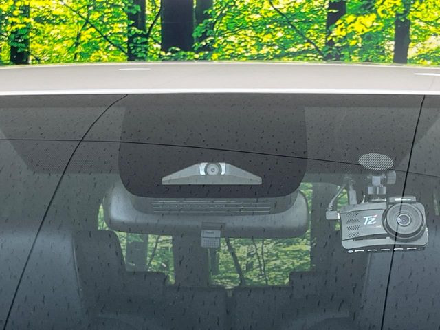 �y�g���^�Z�[�t�e�B�Z���X�z���s���ɑO���̎ԗ�����F�����A�Փ˂������Ȏ��͌x��ƃu���[�L�ŏՓˉ���Ɣ�Q�y�����A�V�X�g�B�����S�Ƀh���C�u�����y���݂��������܂��B