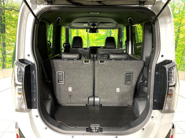 ���i�̂���������ʋ΁A���}���ɏ\���ȉ׎��X�y�[�X���m�ۂ��Ă���܂��B�Z�J���h�V�[�g��|���ƁA�傫�ȉו��̐ύڂ��\�ł���