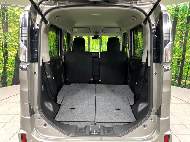 ���i�̂���������ʋ΁A���}���ɏ\���ȉ׎��X�y�[�X���m�ۂ��Ă���܂��B�Z�J���h�V�[�g��|���ƁA�傫�ȉו��̐ύڂ��\�ł���