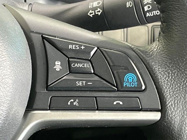 【プロパイロット】高速道路での長距離走行が楽に!!渋滞時と巡回走行のシーンで、アクセル・ブレーキ・ステアリングを自動で制御し、長距離運転の負担を軽減してくれます♪