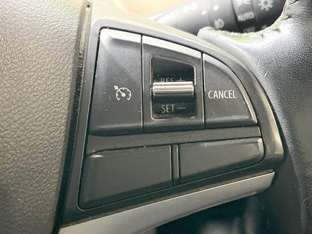 �y�N���[�Y�R���g���[���z�������H�����N���N���s�B�A�N�Z���𗣂��Ă���葬�x�ő��s���ł��A�������^�]���̕��S���y��!�����E�������ȒP�ȃX�C�b�`����Œ����ł��܂��B