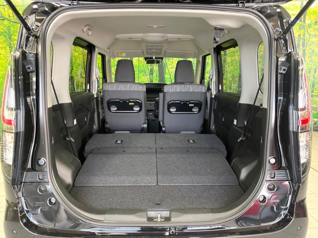 ���i�̂���������ʋ΁A���}���ɏ\���ȉ׎��X�y�[�X���m�ۂ��Ă���܂��B�Z�J���h�V�[�g��|���ƁA�傫�ȉו��̐ύڂ��\�ł���