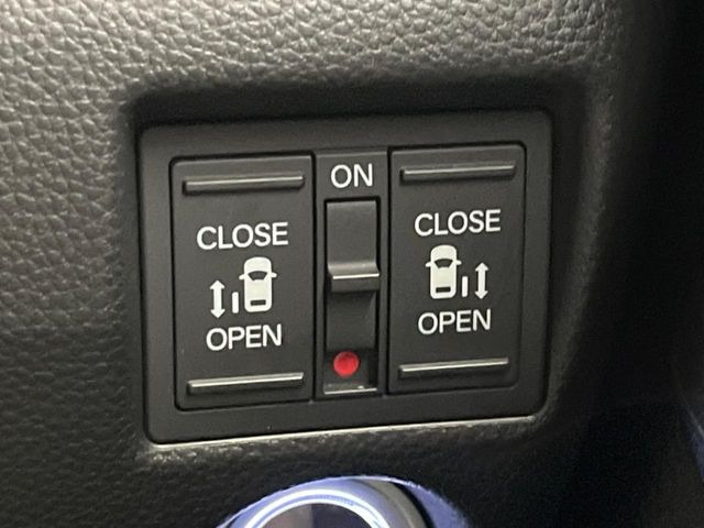 �y�����p���[�X���C�h�h�A�z�X�}�[�g�L�[��^�]�Ȃ̃X�C�b�`�Ō�ȗ����X���C�h�h�A�̊J���\���d��������͂����ăh�A���J����K�v�������A�����Ȃ��q�l�ł��ȒP�ɊJ���߂ł����K�ł���