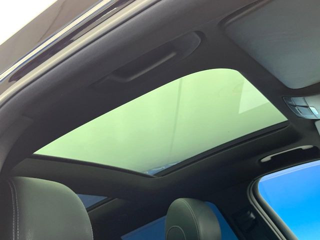 ���p�m���~�b�N�X���C�f�B���O���[�t::�唗�͂̃p�m���}���[�t�́A�㕔���Ȃɂ܂ő����Ă���A�J���I�ȋ�Ԃ����y���݂��������܂��B