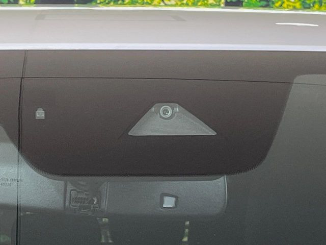 ���s���ɑO���̎ԗ�����F�����A�Փ˂������Ȏ��͌x��ƃu���[�L�ŏՓˉ���Ɣ�Q�y�����A�V�X�g�B�����S�Ƀh���C�u�����y���݂��������܂��B