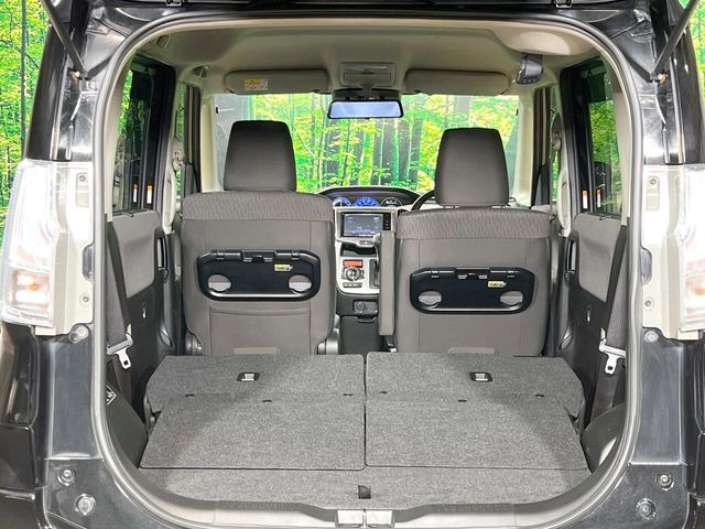 ���i�̂���������ʋ΁A���}���ɏ\���ȉ׎��X�y�[�X���m�ۂ��Ă���܂��B�Z�J���h�V�[�g��|���ƁA�傫�ȉו��̐ύڂ��\�ł���