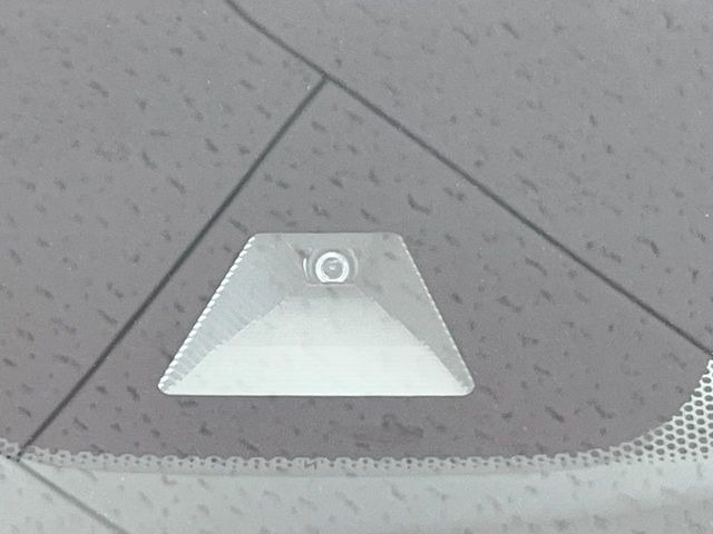 �y�z���_�Z���V���O�z���s���ɑO���̎ԗ�����F�����A�Փ˂������Ȏ��͌x��ƃu���[�L�ŏՓˉ���Ɣ�Q�y�����A�V�X�g�B�����S�Ƀh���C�u�����y���݂��������܂��B