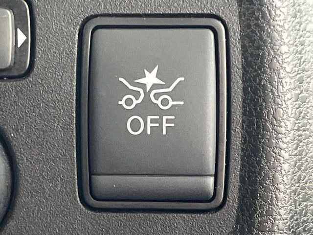 �y�C���e���W�F���g�G�}�[�W�F���V�[�u���[�L�z�t�����g�J�����őO���̎ԗ�����s�҂����m�B�Փ˂������Ȏ��͏Փ˔�Q�y���u���[�L���쓮�A�Փˉ�����T�|�[�g�B�����S�Ƀh���C�u�����y���݂��������܂��B