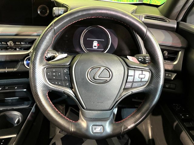 �y�����v�����X�e�A�����O�z�㎿�Ȋv���g�p���邱�ƂŁA��ɂ����������݂ƂĂ��^�]���₷���n���h���ł���