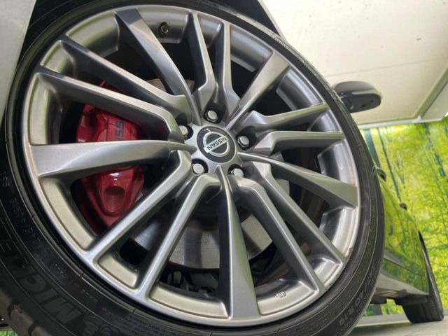 �y����19�C���`�A���~�z�C�[���z�O�ςɃ}�b�`���������A���~�z�C�[���𑕒����Ă���܂��B�e��ЊO�A���~�z�C�[����A�X�^�b�h���X�^�C�����戵�����Ă���܂��B���񂲑��k����������