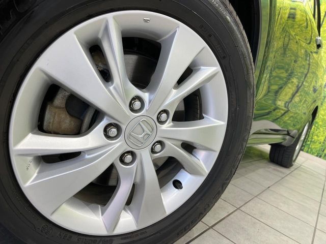 �y����16�C���`�A���~�z�C�[���z�O�ςɃ}�b�`���������A���~�z�C�[���𑕒����Ă���܂��B�e��ЊO�A���~�z�C�[����A�X�^�b�h���X�^�C�����戵�����Ă���܂��B���񂲑��k����������