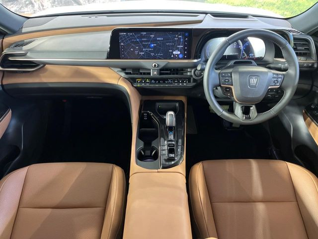 クラウンスポーツ2.5 Z E-Four 4WD