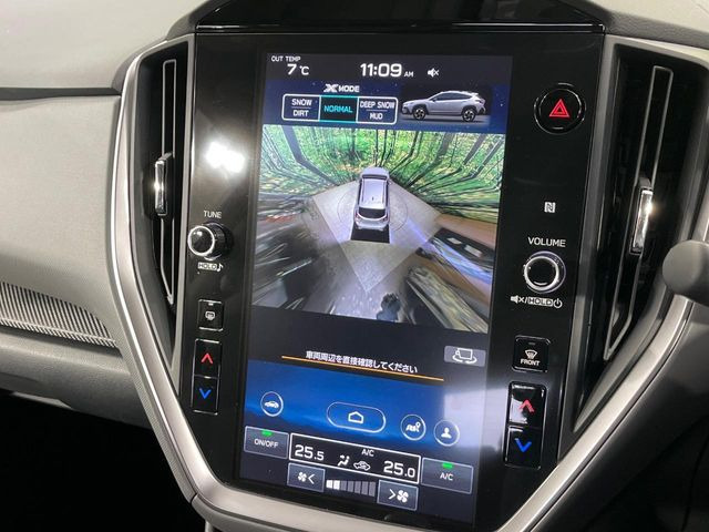 �y�}���`�e���C�����j�^�[�z�Ԃ̃t�����g��T�C�h�̃J�����摜�𓯎��Ƀ��j�^�[�\�����邱�ƂŁA���H�⋷�����𑖍s���ł����͂̏󋵊m�F���ł����S!�{�iSUV�ɂ��ꂵ�������ł���