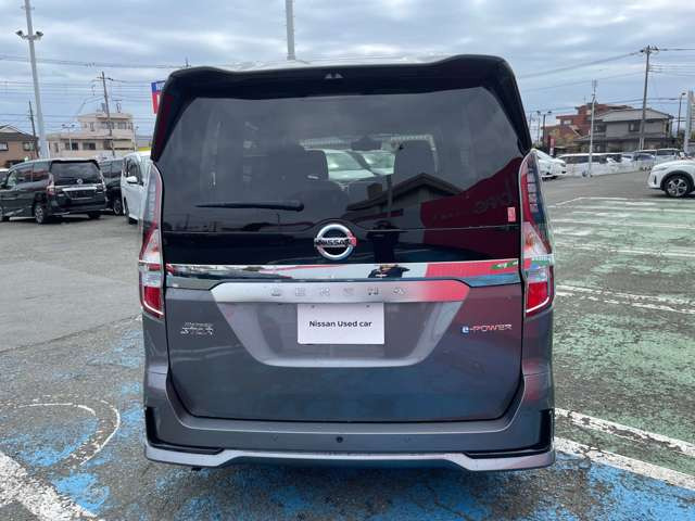 セレナ1.2 e-POWER ハイウェイスターV