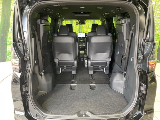 ���i�̂���������ʋ΁A���}���ɏ\���ȉ׎��X�y�[�X���m�ۂ��Ă���܂��B�Z�J���h�V�[�g��|���ƁA�傫�ȉו��̐ύڂ��\�ł���