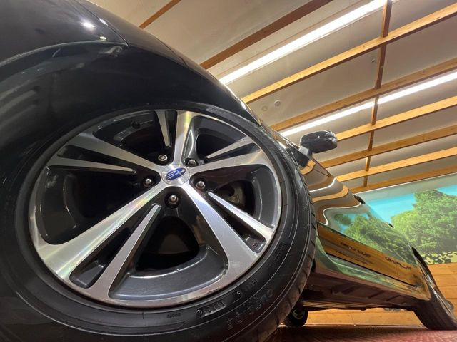 �y����17�C���`�A���~�z�C�[���z�O�ςɃ}�b�`���������A���~�z�C�[���𑕒����Ă���܂��B�e��ЊO�A���~�z�C�[����A�X�^�b�h���X�^�C�����戵�����Ă���܂��B���񂲑��k����������