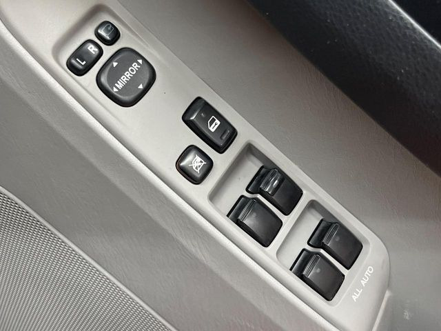 �y�d���i�[�~���[�z�T�C�h�~���[�͓d���i�[���ƂȂ��Ă���A�������ԏ�ł��L�Y�������X�N��}�����܂��B