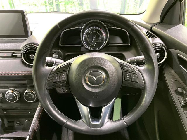 �y�����v�����X�e�A�����O�z�㎿�Ȋv���g�p���邱�ƂŁA��ɂ����������݂ƂĂ��^�]���₷���n���h���ł���