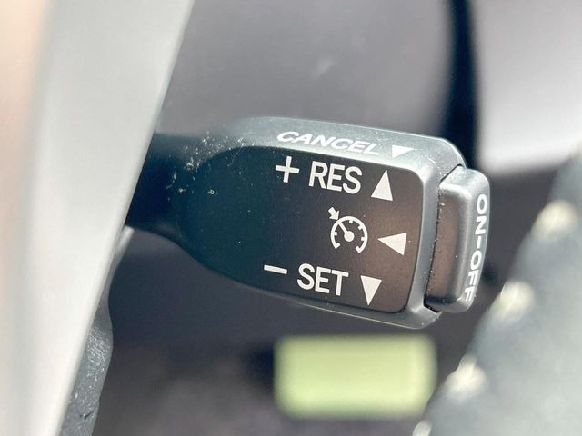 �y�N���[�Y�R���g���[���z�������H�����N���N���s�B�A�N�Z���𗣂��Ă���葬�x�ő��s���ł��A�������^�]���̕��S���y��!�����E�������ȒP�ȃX�C�b�`����Œ����ł��܂��B