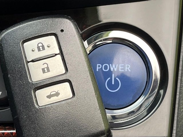 �y�X�}�[�g�L�[�z�J�o����|�P�b�g�ɓ��ꂽ�܂܂ł��h�A�̎{���E�������\�ȃX�}�[�g�L�[�𑕔��B�G���W���̃I���E�I�t�����J�M�����o���K�v����������Ƃ��Ă��֗��ł���