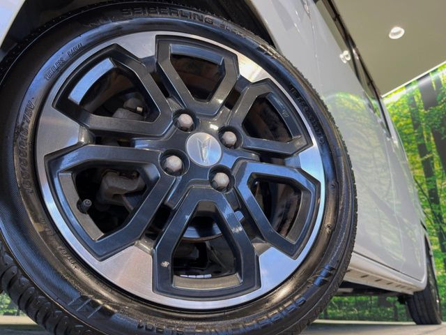 【純正15インチアルミホイール】外観にマッチした純正アルミホイールを装着しております。各種社外アルミホイールや、スタッドレスタイヤも取扱いしております。是非ご相談ください♪