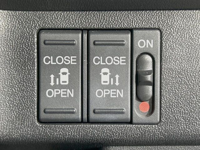 �y�����p���[�X���C�h�h�A�z�X�}�[�g�L�[��^�]�Ȃ̃X�C�b�`�Ō�ȗ����X���C�h�h�A�̊J���\���d��������͂����ăh�A���J����K�v�������A�����Ȃ��q�l�ł��ȒP�ɊJ���߂ł����K�ł���