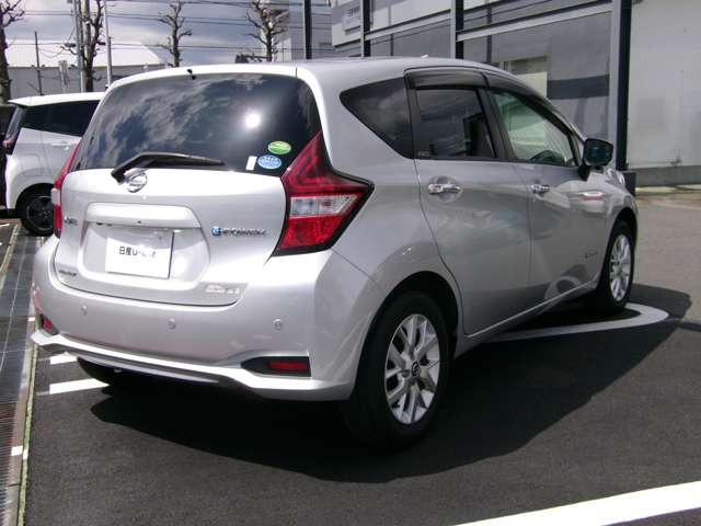 ノート1.2 e-POWER メダリスト FOUR 4WD