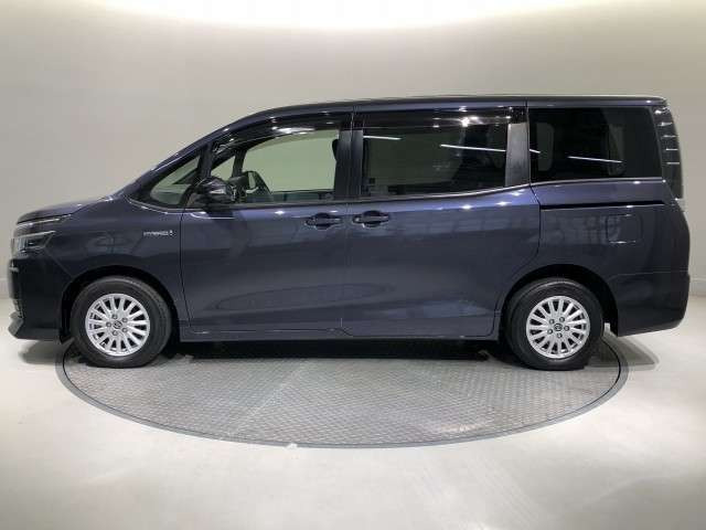 ヴォクシー1.8 ハイブリッド X