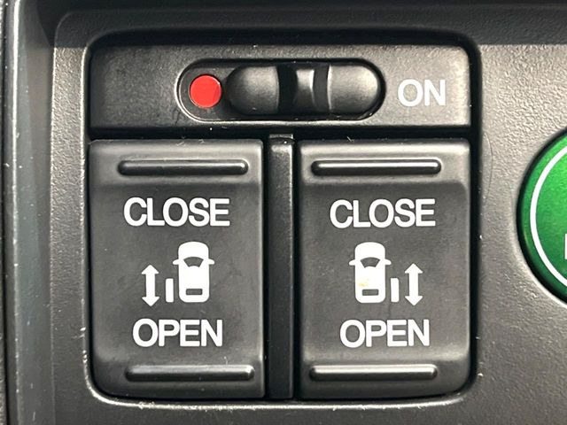 �y�����p���[�X���C�h�h�A�z�X�}�[�g�L�[��^�]�Ȃ̃X�C�b�`�Ō�ȗ����X���C�h�h�A�̊J���\���d��������͂����ăh�A���J����K�v�������A�����Ȃ��q�l�ł��ȒP�ɊJ���߂ł����K�ł���