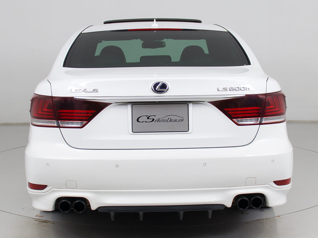 ���N���A�����X�\�i�[(�O��R�[�i�[�Z���T�[)���t���Ă��܂�!�t�����g&���A�ɃZ���T�[������A��Q���ɋ߂Â��ƌx��������A�X�ɂ̓}���`��ʏ�ɂ��\������܂�!�������֗��Ȑl�C�����ł�!!