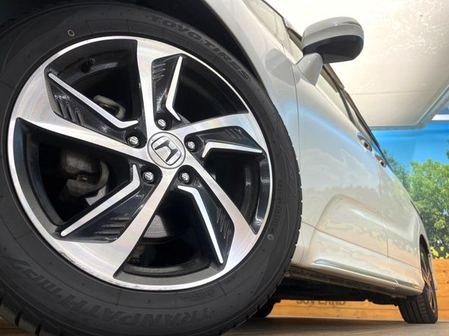 �y����17�C���`�A���~�z�C�[���z�O�ςɃ}�b�`���������A���~�z�C�[���𑕒����Ă���܂��B�e��ЊO�A���~�z�C�[����A�X�^�b�h���X�^�C�����戵�����Ă���܂��B���񂲑��k������