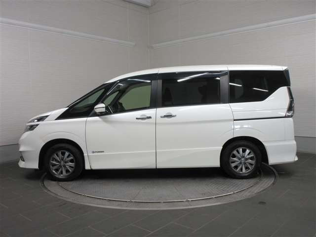 セレナ1.2 e-POWER ハイウェイスターV