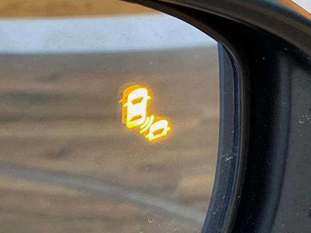 �y�u���C���h�X�|�b�g�C���t�H���[�V�����z���s���A�h�A�~���[�̎��p�ɂȂ�₷���ӏ��Ɍ㑱�Ԃ��ڋ߂���ƃT�C�h�~���[�t�߂Ɍx����\���A�h���C�o�[�ɒ��ӊ��N�����Ă���܂��B