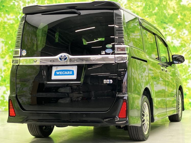 ヴォクシー1.8 ハイブリッド ZS 煌