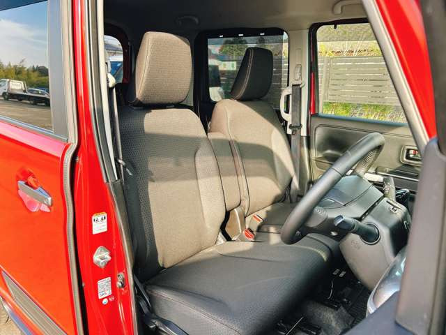 お客様のご予算帯に合わせたお車を常時100台以上取り揃えています!当社のスタッフがお客様のお車選びをしっかりサポートしご提案させていただきます!