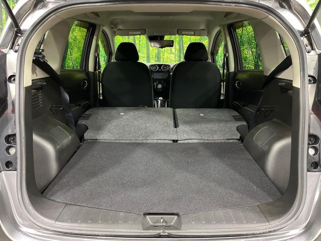 ���i�̂���������ʋ΁A���}���ɏ\���ȉ׎��X�y�[�X���m�ۂ��Ă���܂��B�Z�J���h�V�[�g��|���ƁA�傫�ȉו��̐ύڂ��\�ł���