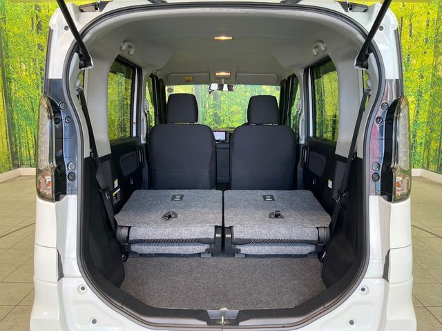 ���i�̂���������ʋ΁A���}���ɏ\���ȉ׎��X�y�[�X���m�ۂ��Ă���܂��B�Z�J���h�V�[�g��|���ƁA�傫�ȉו��̐ύڂ��\�ł���