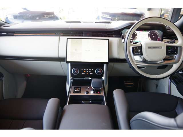 レンジローバーHSE 4.4L P530 ロングホイールベース 4WD