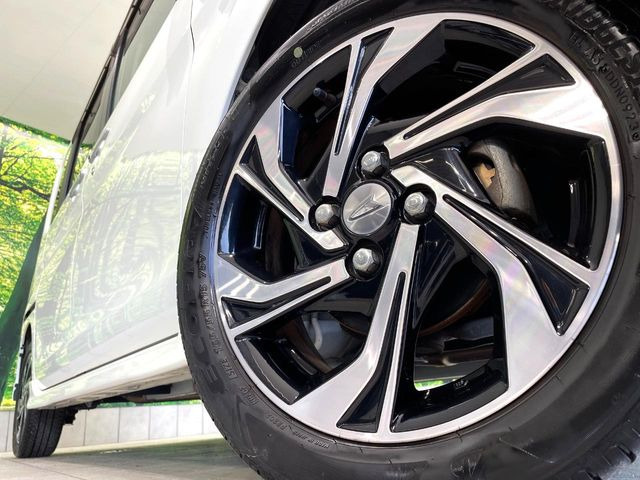 �y����15�C���`�A���~�z�C�[���z�O�ςɃ}�b�`���������A���~�z�C�[���𑕒����Ă���܂��B�e��ЊO�A���~�z�C�[����A�X�^�b�h���X�^�C�����戵�����Ă���܂��B���񂲑��k����������