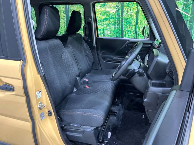 運転席シート廻りは使用感も少なく、良好な状態となっています。丁寧に使われていたことがよくわかりますね。