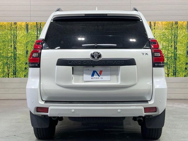 安心の最長10年・走行無制限保証(有償)をご用意。保証内容も充実はもちろん、無料点検&オイル交換や、年中無休の全国・24時間ロードサービスも付帯されておりますのでご安心下さい。