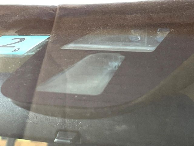 �y�z���_�Z���V���O�z���s���ɑO���̎ԗ�����F�����A�Փ˂������Ȏ��͌x��ƃu���[�L�ŏՓˉ���Ɣ�Q�y�����A�V�X�g�B�����S�Ƀh���C�u�����y���݂��������܂��B